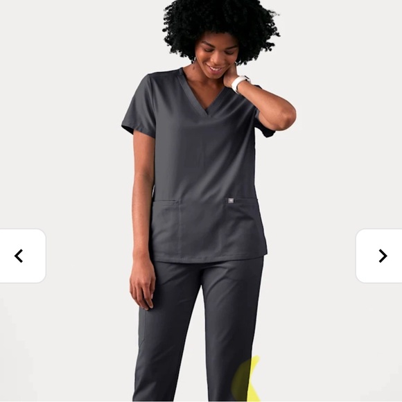 NWT Beyond Scrubs Unity 3-Pocket V-Neck Top - Picture 2 of 6